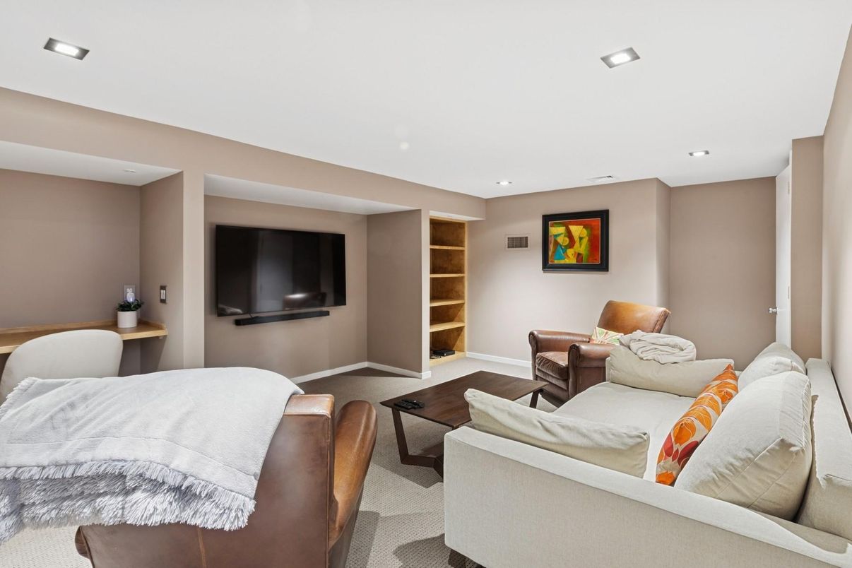 Bedroom, Interior, Living room, Recessed Lighting, Wood Texture Flooring