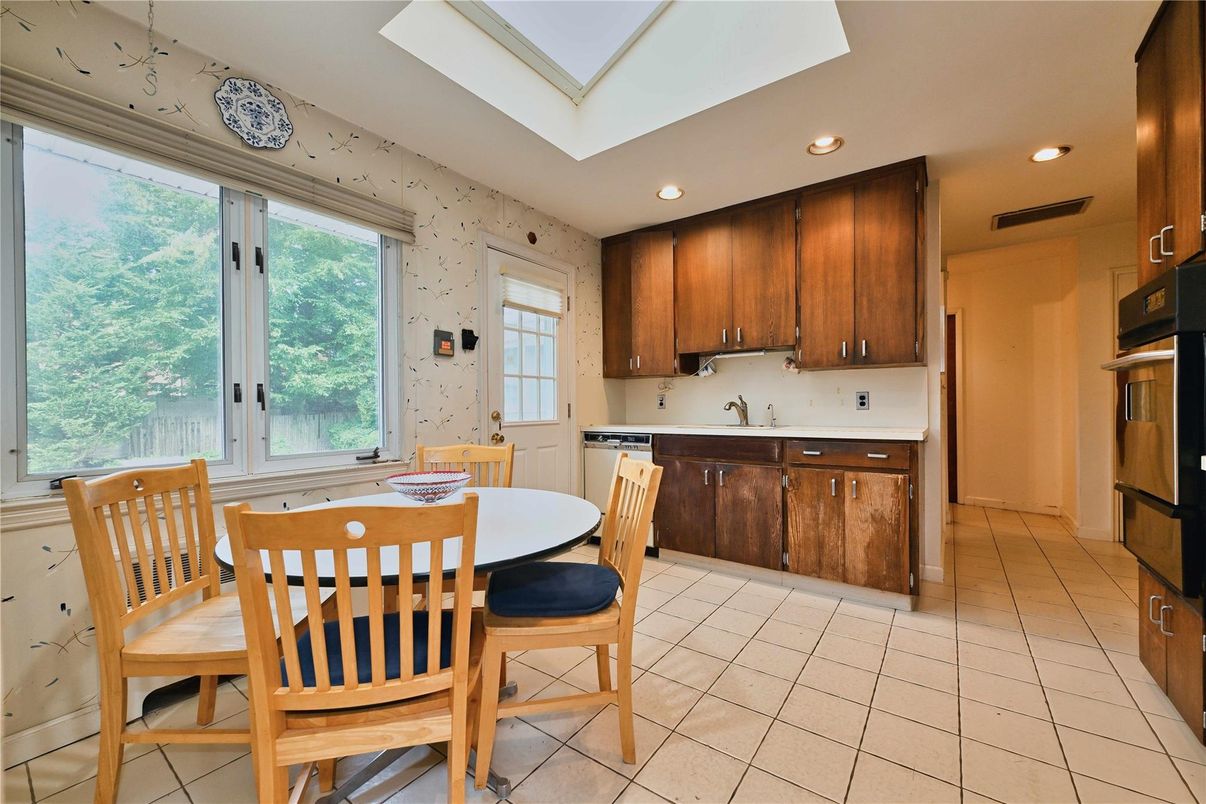 Dining room, Interior, Kitchen, Recessed Lighting