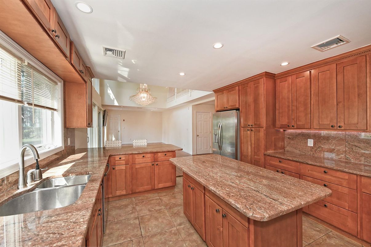 Chandelier, Interior, Kitchen, Recessed Lighting, Stainless Steel Appliances
