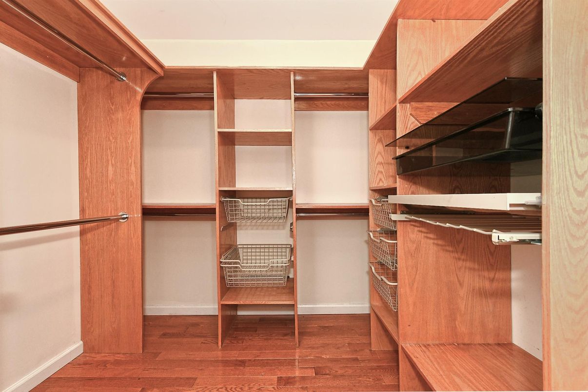 Interior, Walk-in Closets, Wood Texture Flooring
