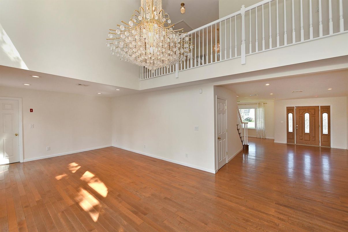 Chandelier, Empty room, Interior, Recessed Lighting, Wood Texture Flooring