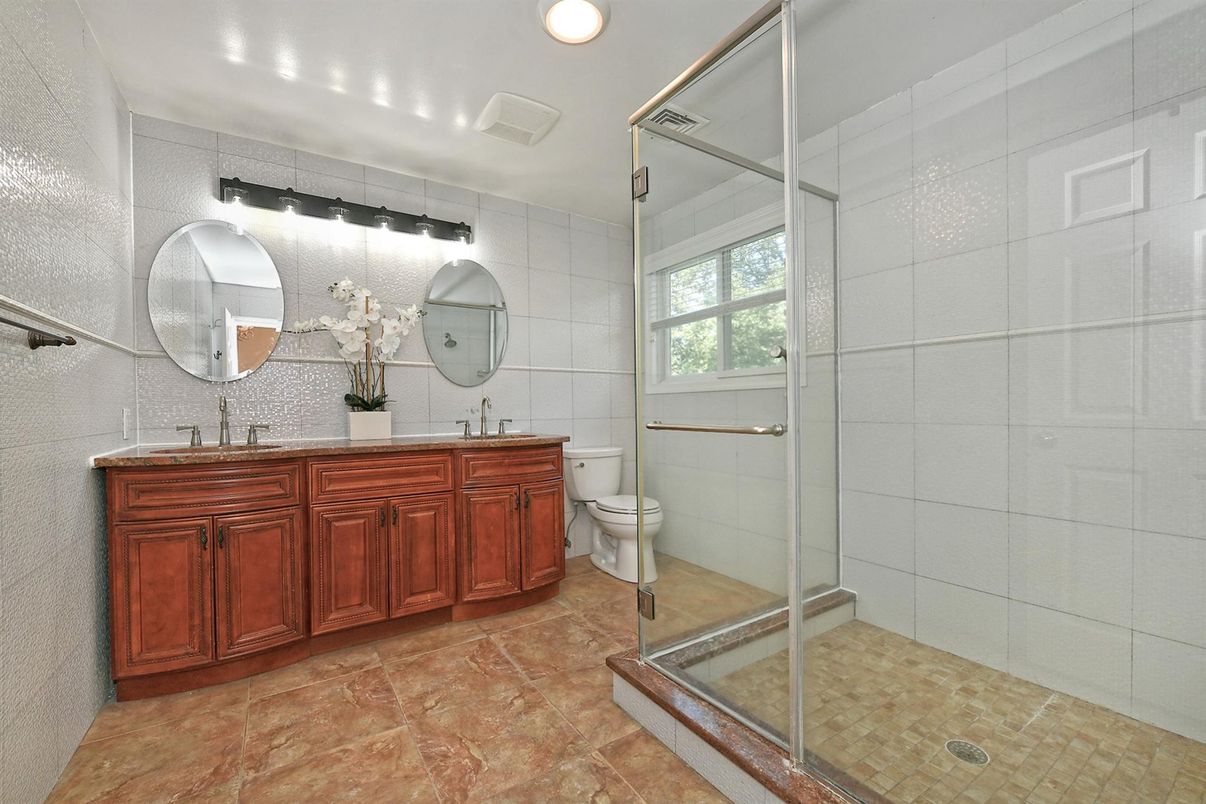 Bathroom, Dual Sink Vanities, Glass Shower, Interior, Recessed Lighting