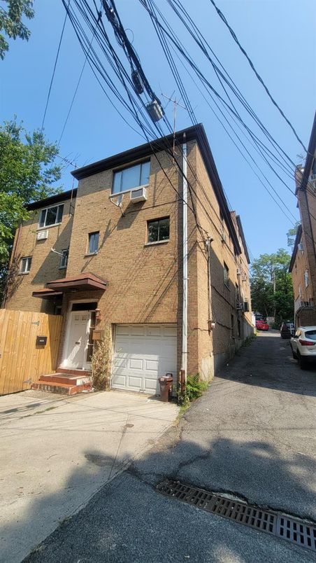 Attached, Exterior, Facade, Brick Facade, Rowhouse