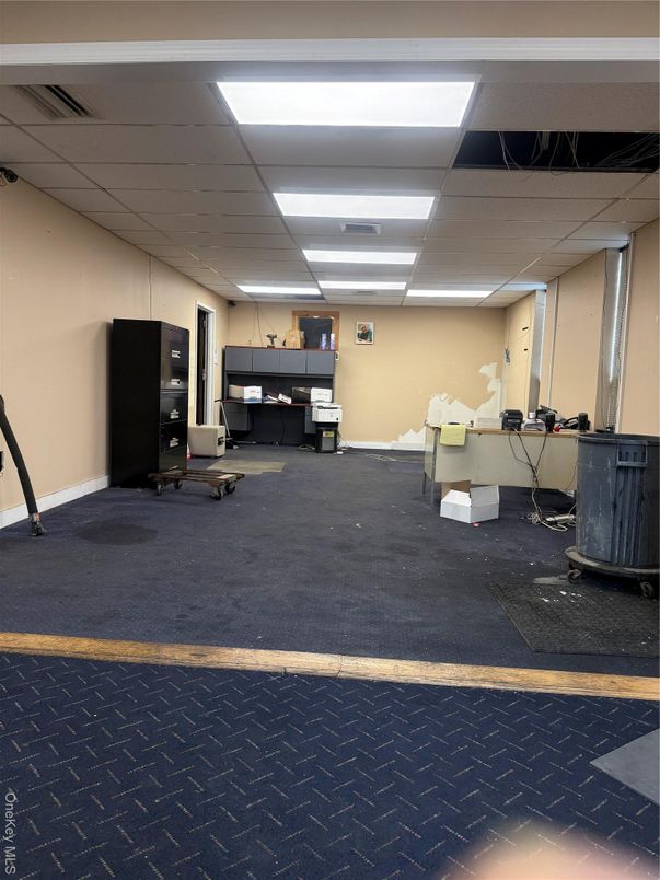 Fitness Equipment, Interior, Recessed Lighting