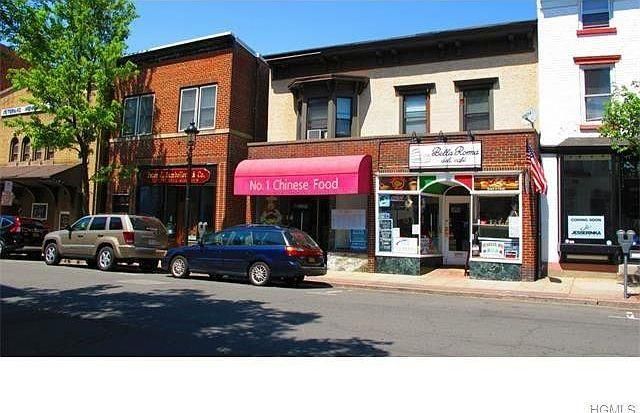 Exterior, Facade, Brick Facade, Rowhouse