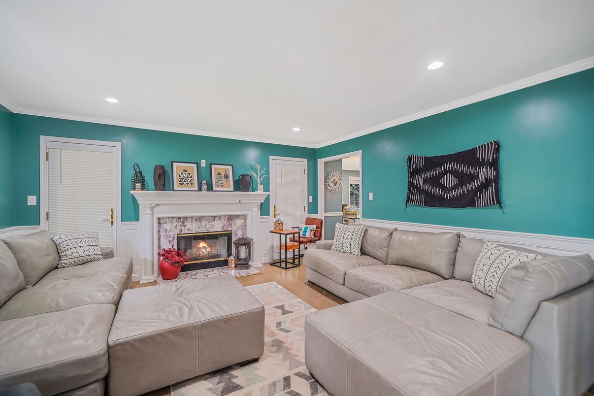 Fireplace, Interior, Living room, Recessed Lighting