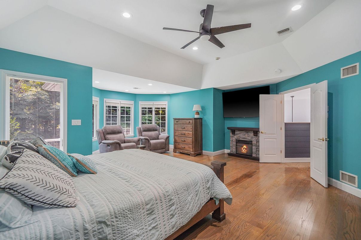 Bedroom, Fireplace, Interior, Recessed Lighting, Wood Texture Flooring