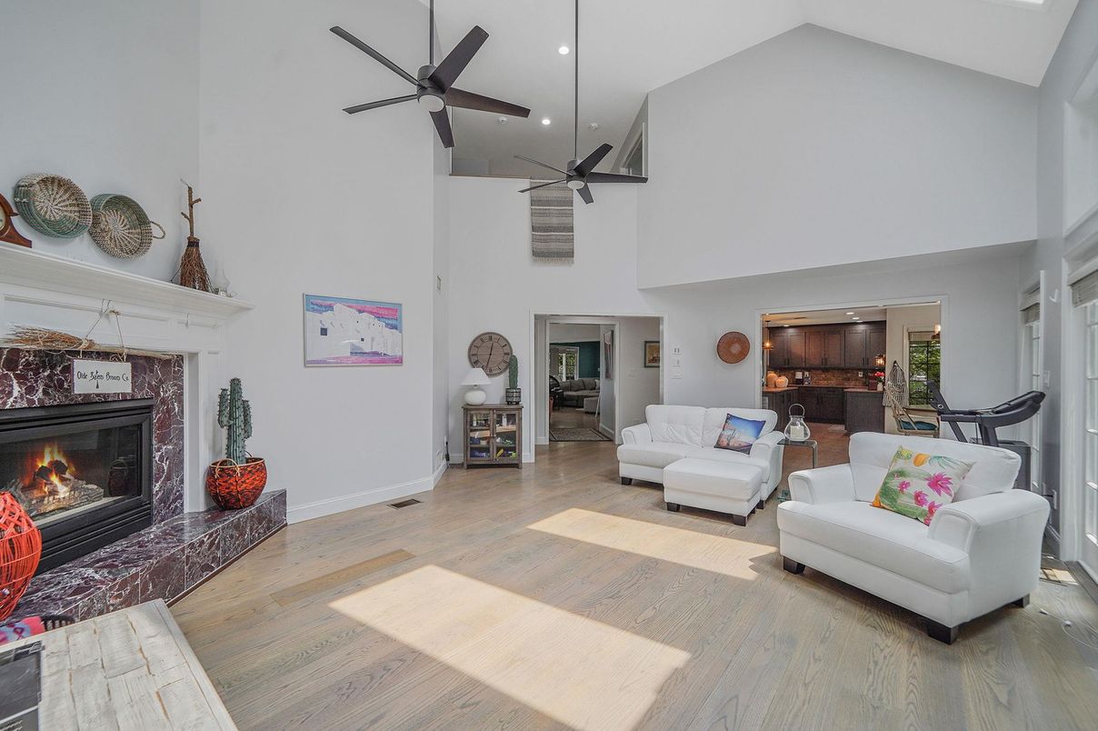 Fireplace, Interior, Living room, Pendant Lights, Recessed Lighting, Wood Texture Flooring