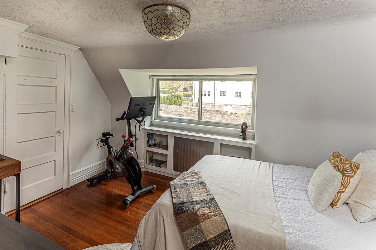 Bedroom, Fitness Equipment, Interior, Wood Texture Flooring