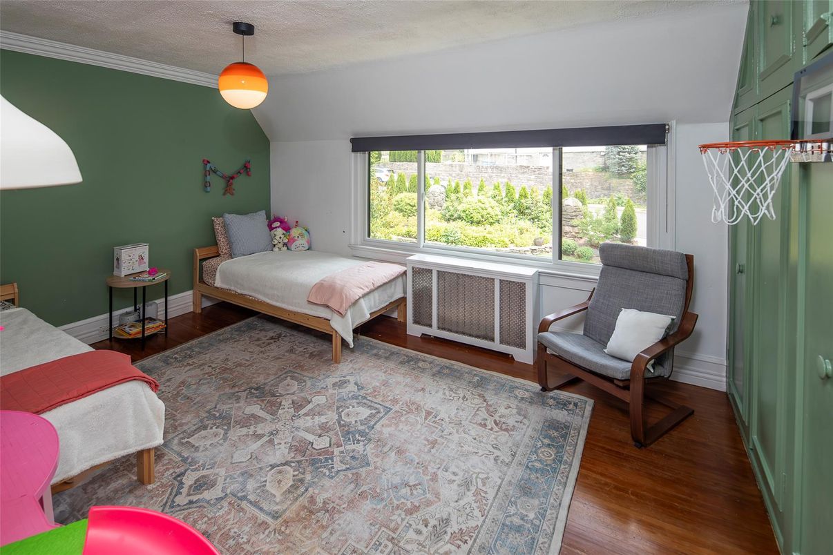 Bedroom, Interior, Pendant Lights, Wood Texture Flooring
