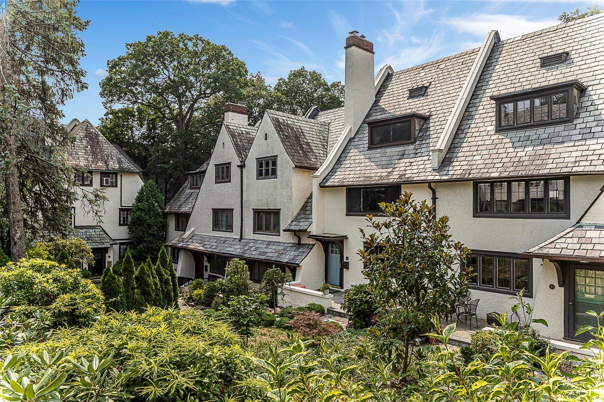 Exterior, Facade, Tudor Revival