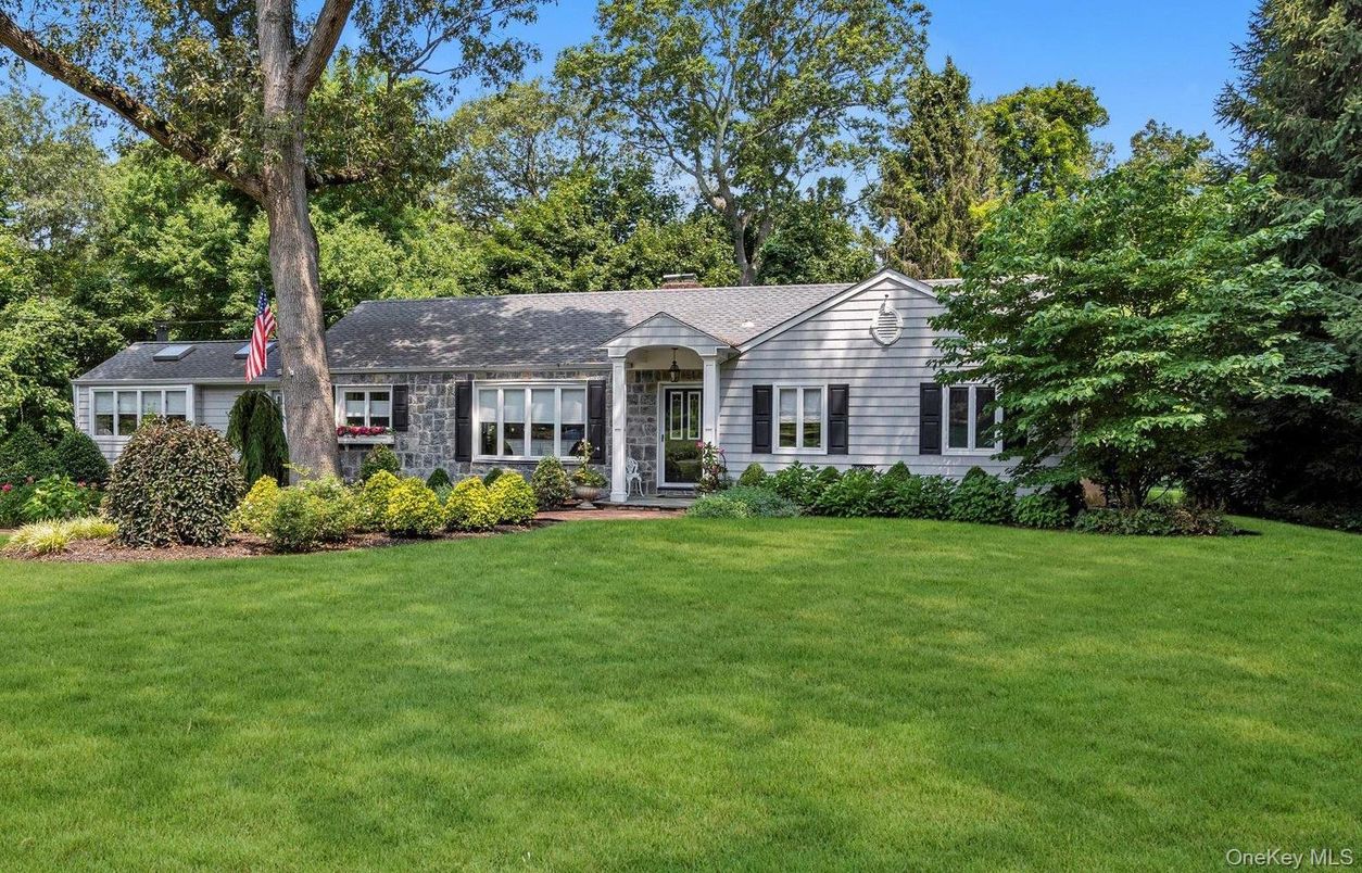 Backyard, Exterior, Facade, Ranch