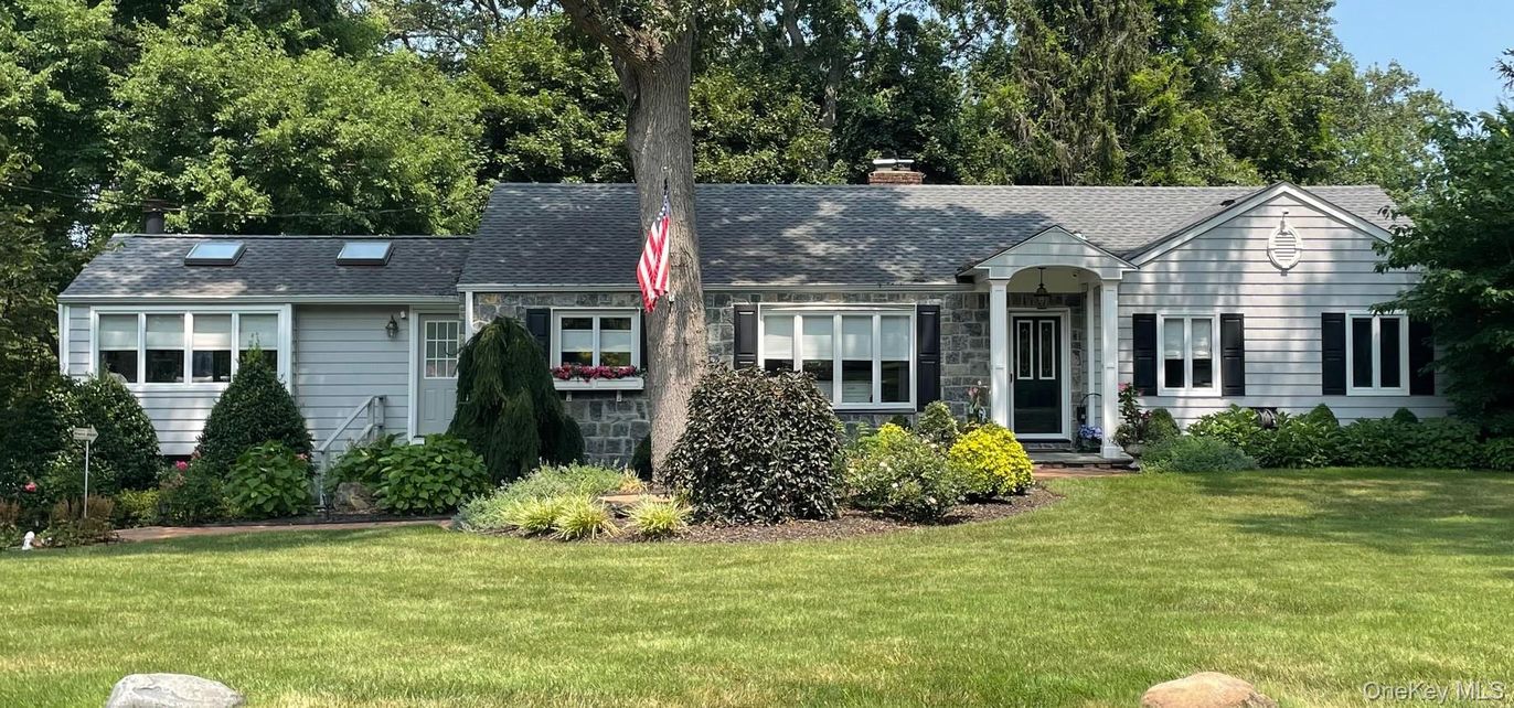 Exterior, Facade, Cape Cod