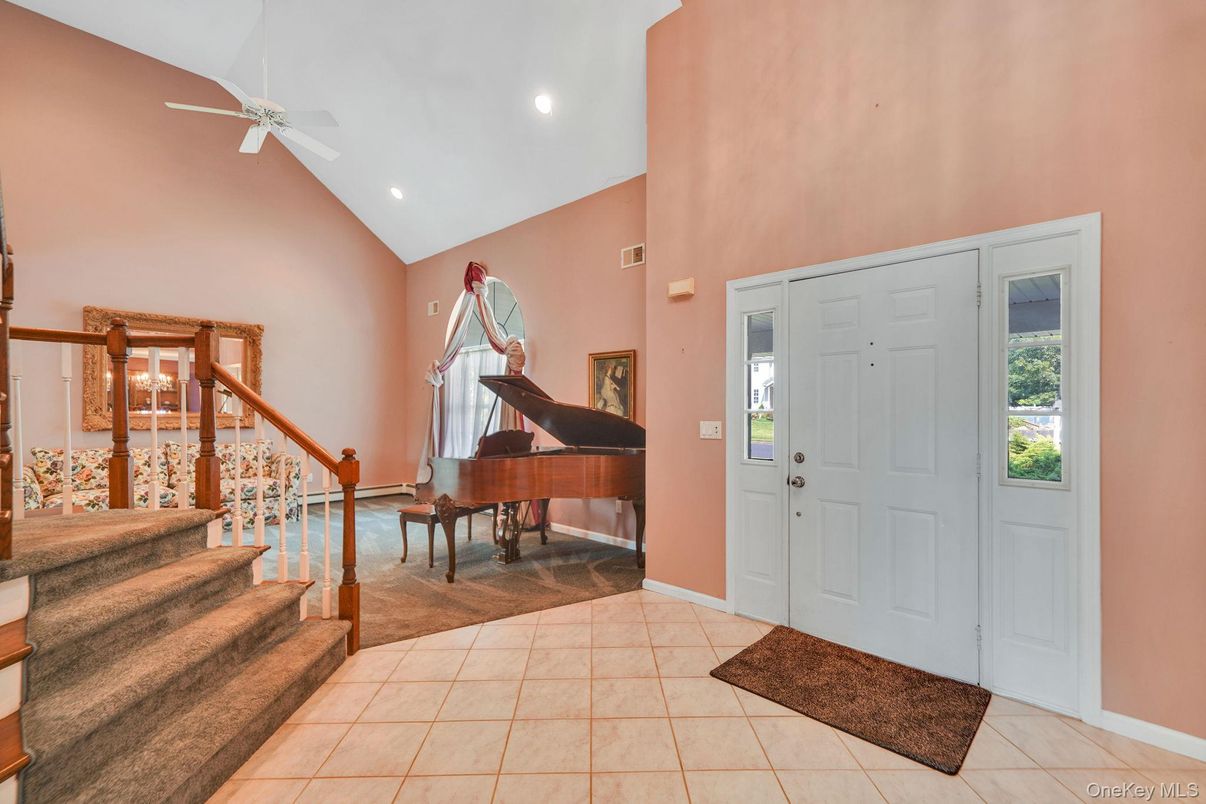Interior, Piano, Recessed Lighting