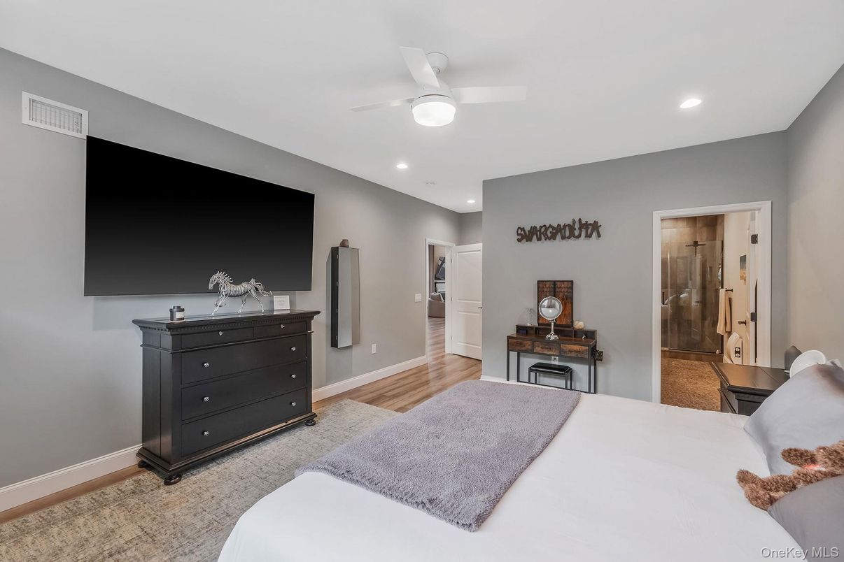 Bedroom, Interior, Recessed Lighting, Wood Texture Flooring