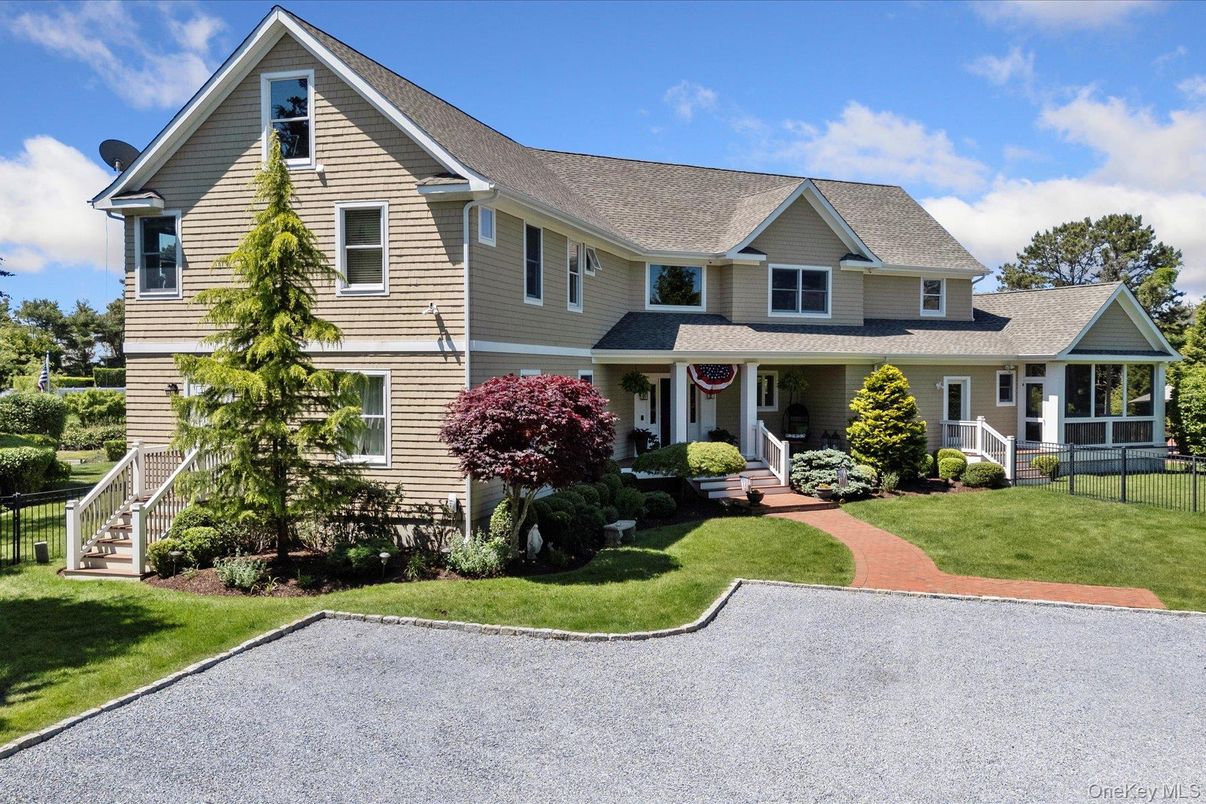Exterior, Facade, Farmhouse