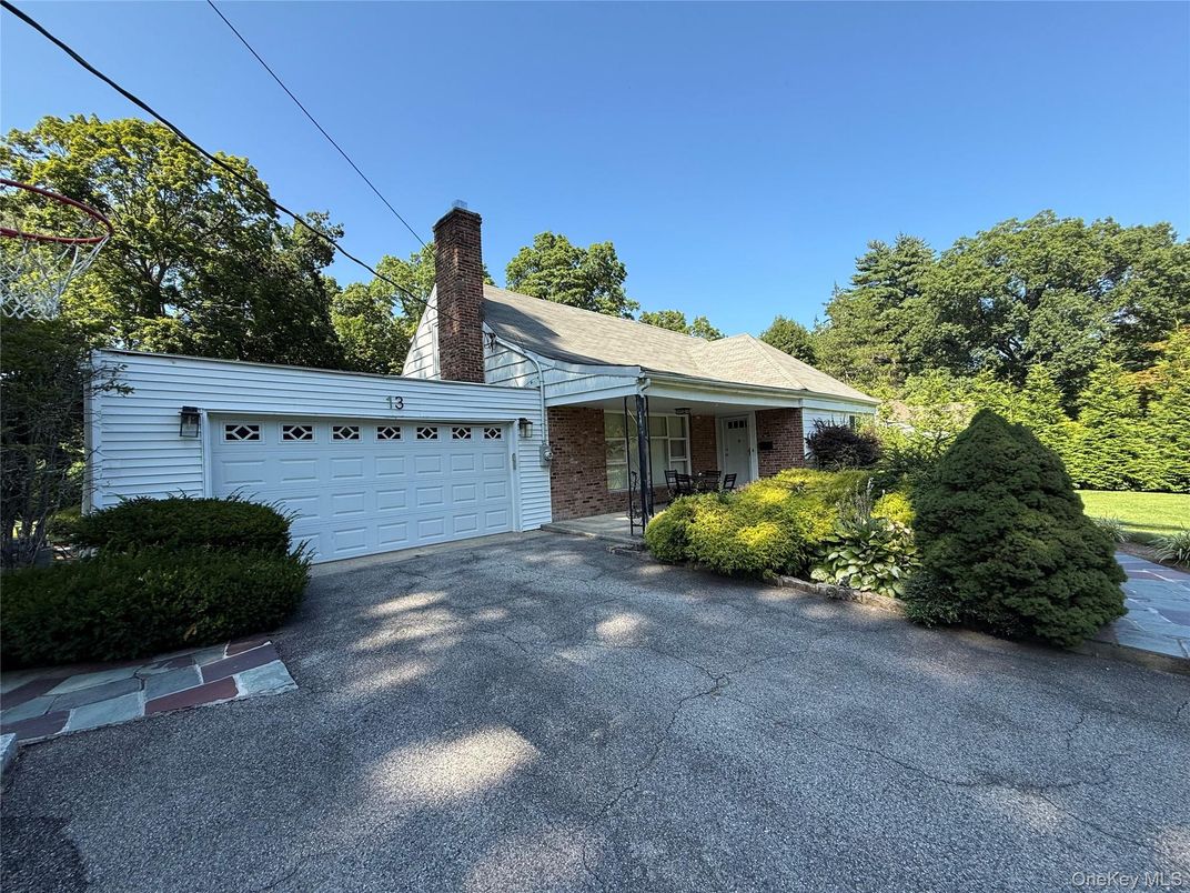Attached, Exterior, Facade, Brick Facade, Cape Cod