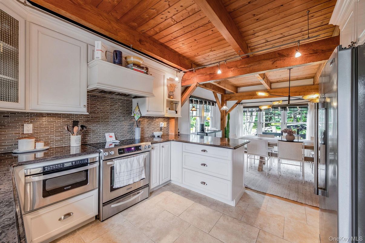 Dining room, Interior, Kitchen, Stainless Steel Appliances, Stone Walls, Wooden Beams, Wooden Ceilings