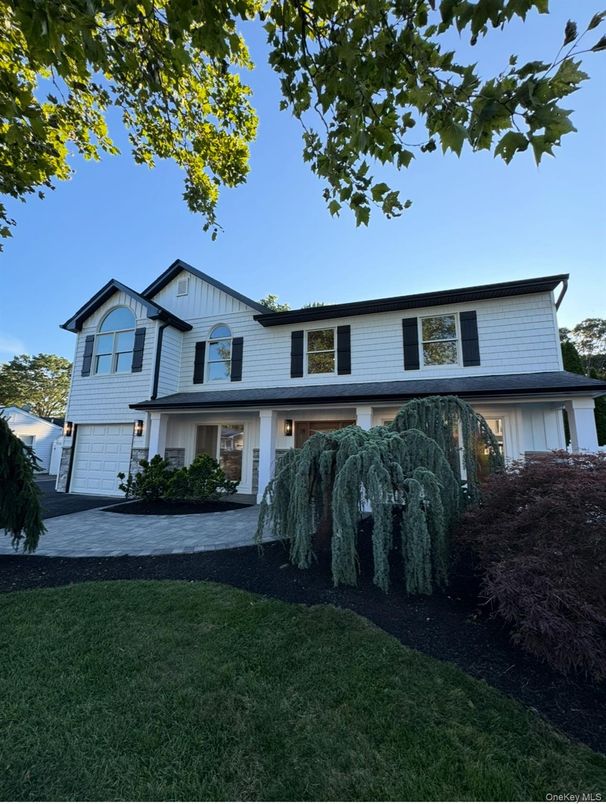 Attached, Exterior, Facade, Farmhouse