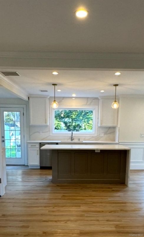 Interior, Kitchen, Pendant Lights, Recessed Lighting, Wood Texture Flooring