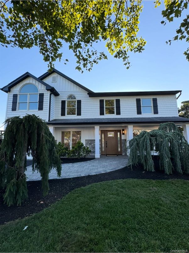 Exterior, Facade, Farmhouse