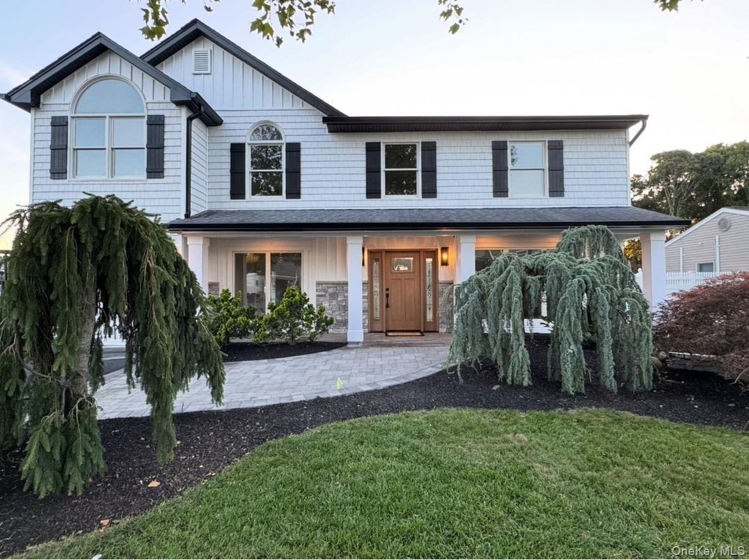 Exterior, Facade, Farmhouse