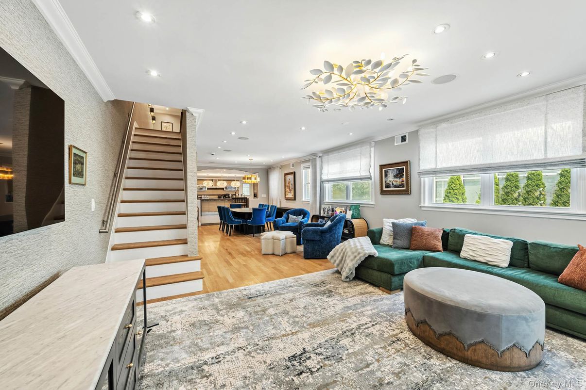Dining room, Interior, Living room, Pendant Lights, Recessed Lighting, Wood Texture Flooring
