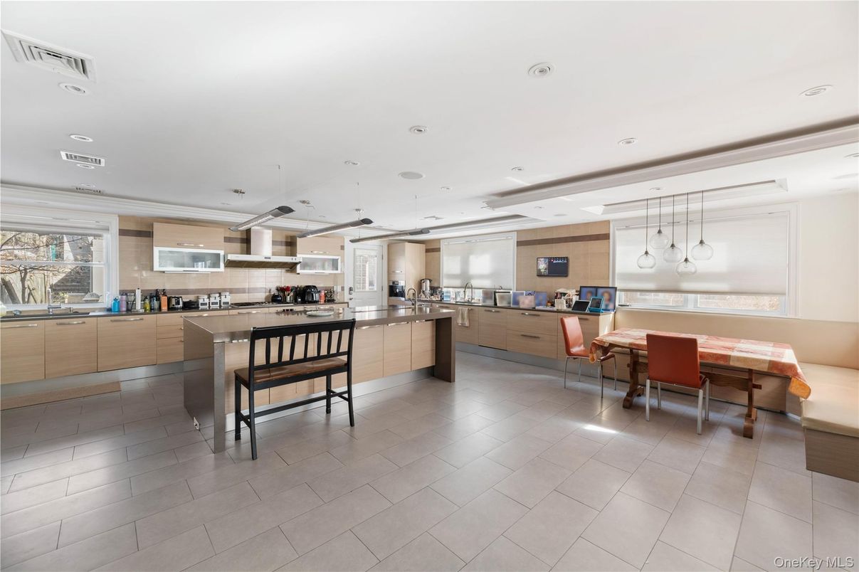 Dining room, Interior, Kitchen, Pendant Lights, Recessed Lighting