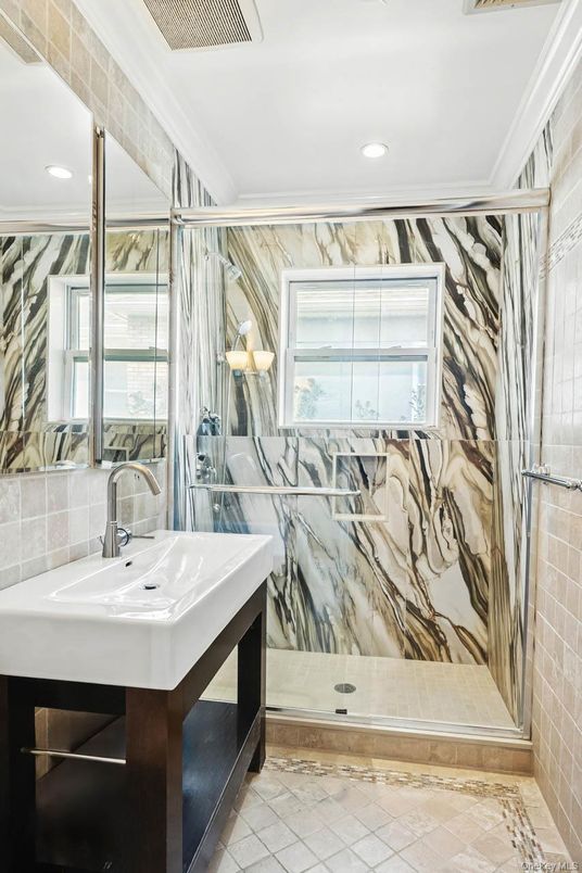 Bathroom, Interior, Recessed Lighting