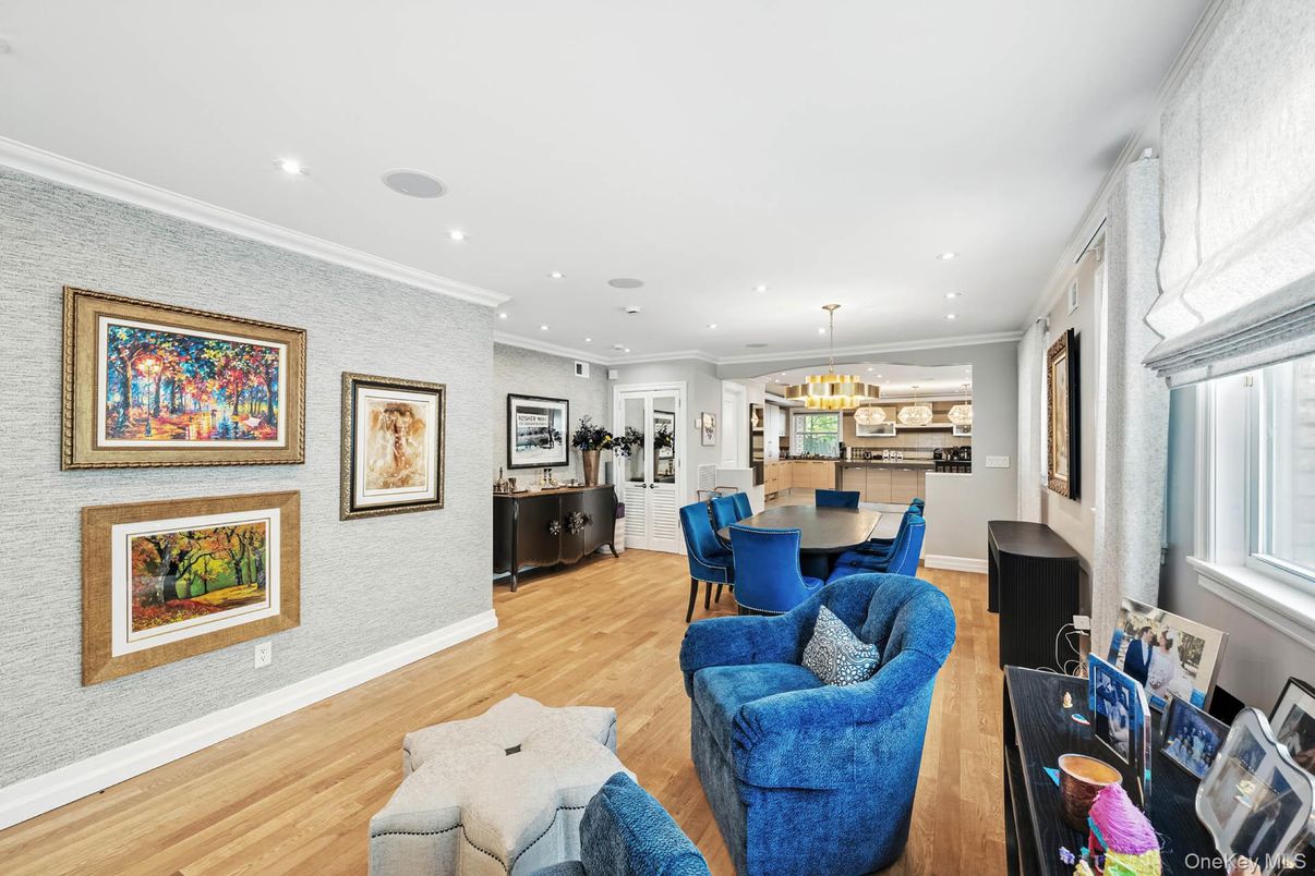Dining room, Interior, Living room, Pendant Lights, Recessed Lighting, Wood Texture Flooring