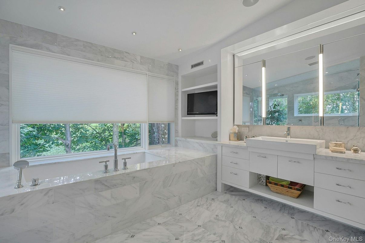 Bathroom, Dual Sink Vanities, Interior, Marble, Recessed Lighting