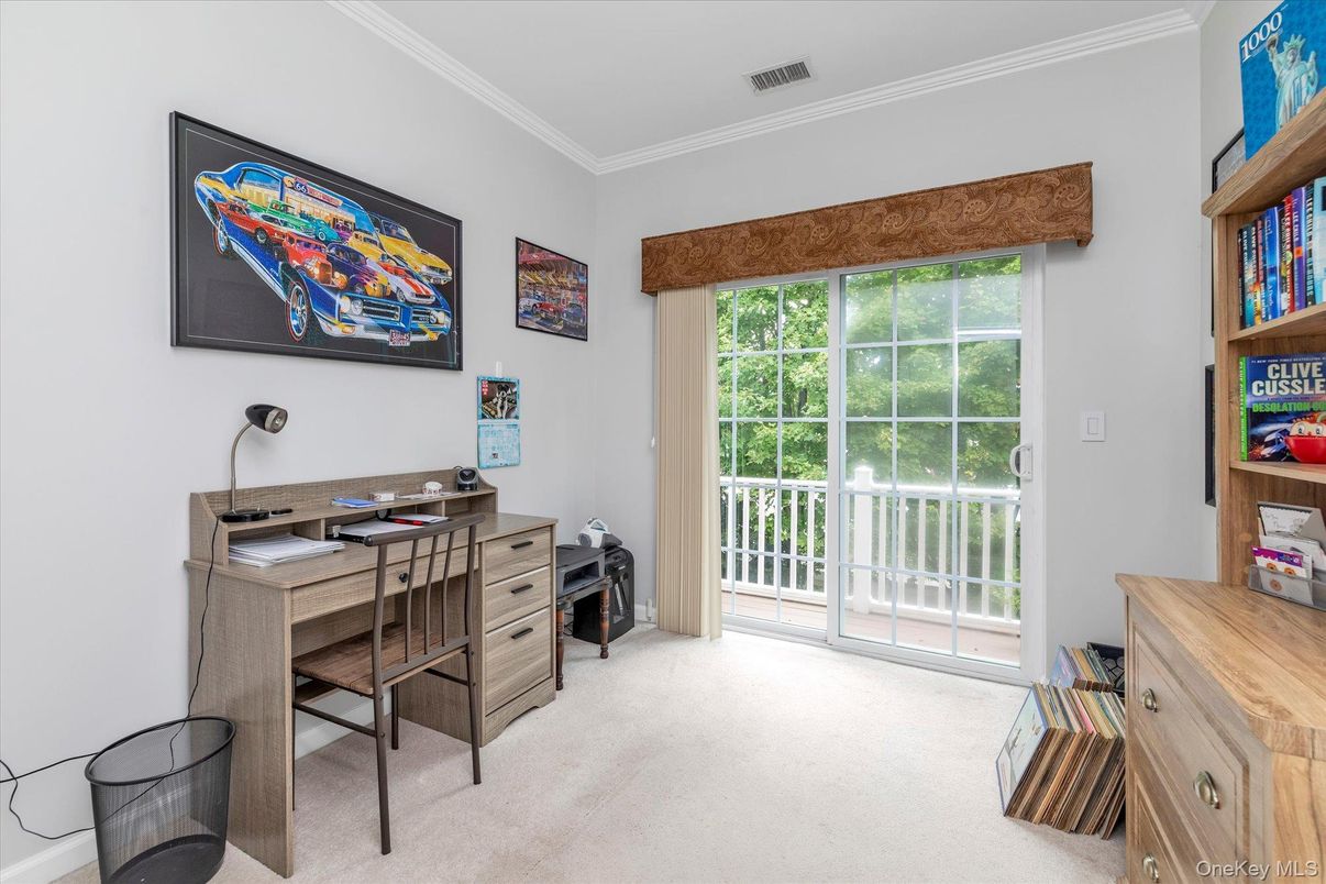 Home Office, Interior