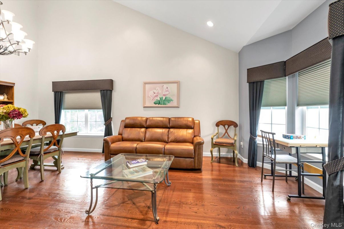 Chandelier, Dining room, Interior, Living room, Recessed Lighting, Wood Texture Flooring
