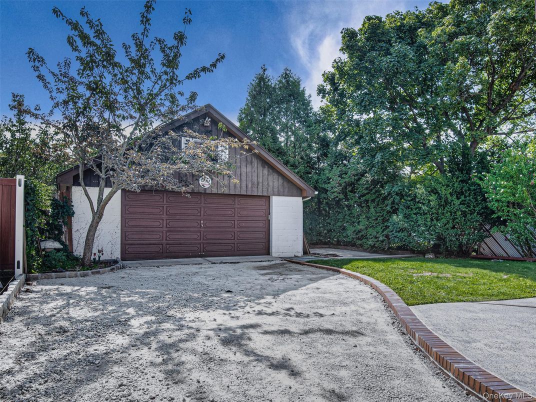 Detached Garage, Exterior