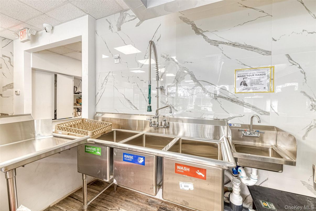 Interior, Marble Walls, Stainless Steel Appliances