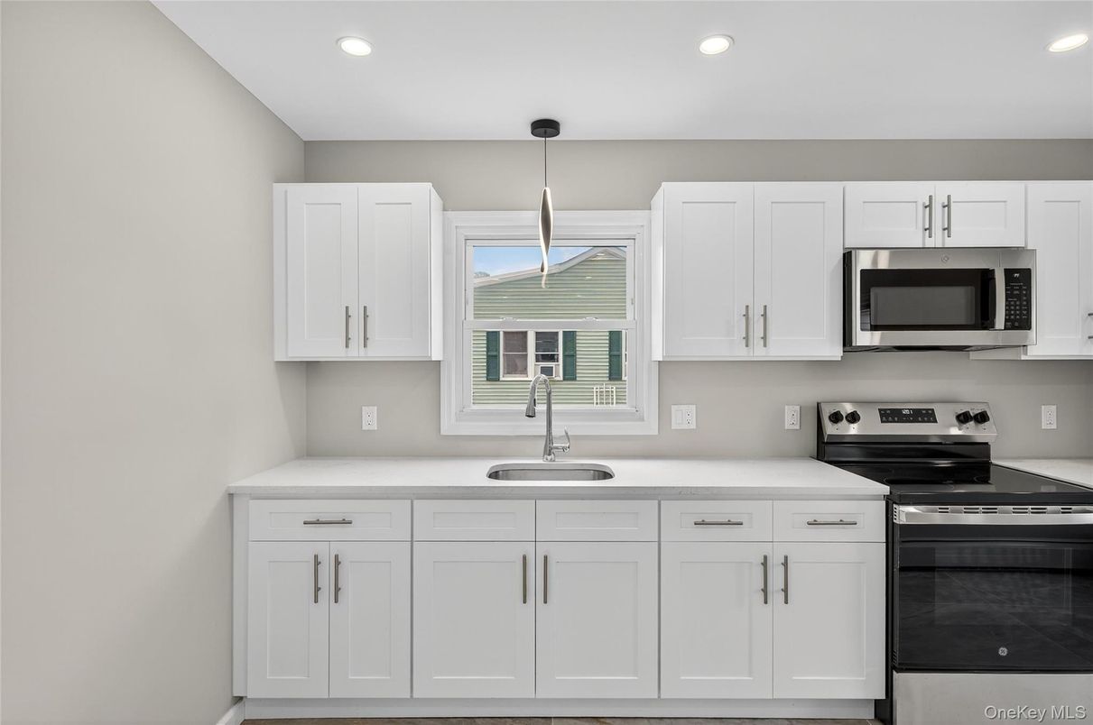 Interior, Kitchen, Pendant Lights, Recessed Lighting, Stainless Steel Appliances