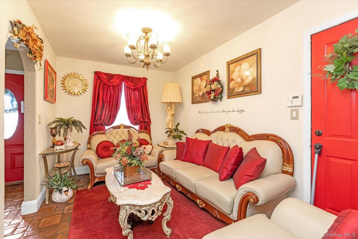 Chandelier, Interior, Living room