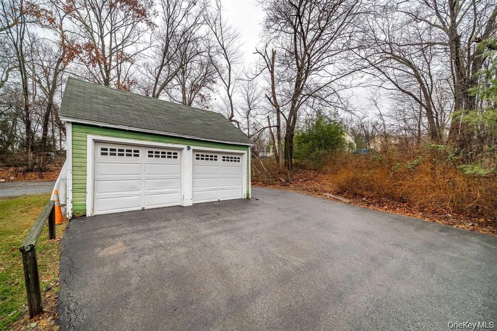 Detached Garage, Exterior