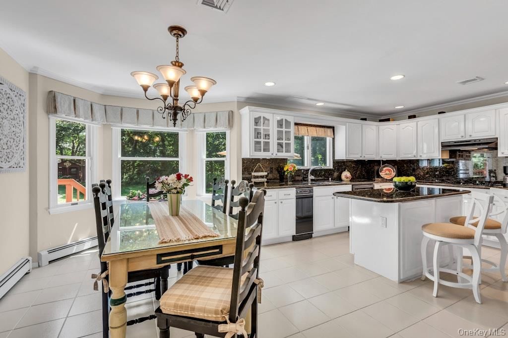 Chandelier, Dining room, Interior, Kitchen, Recessed Lighting, Stainless Steel Appliances
