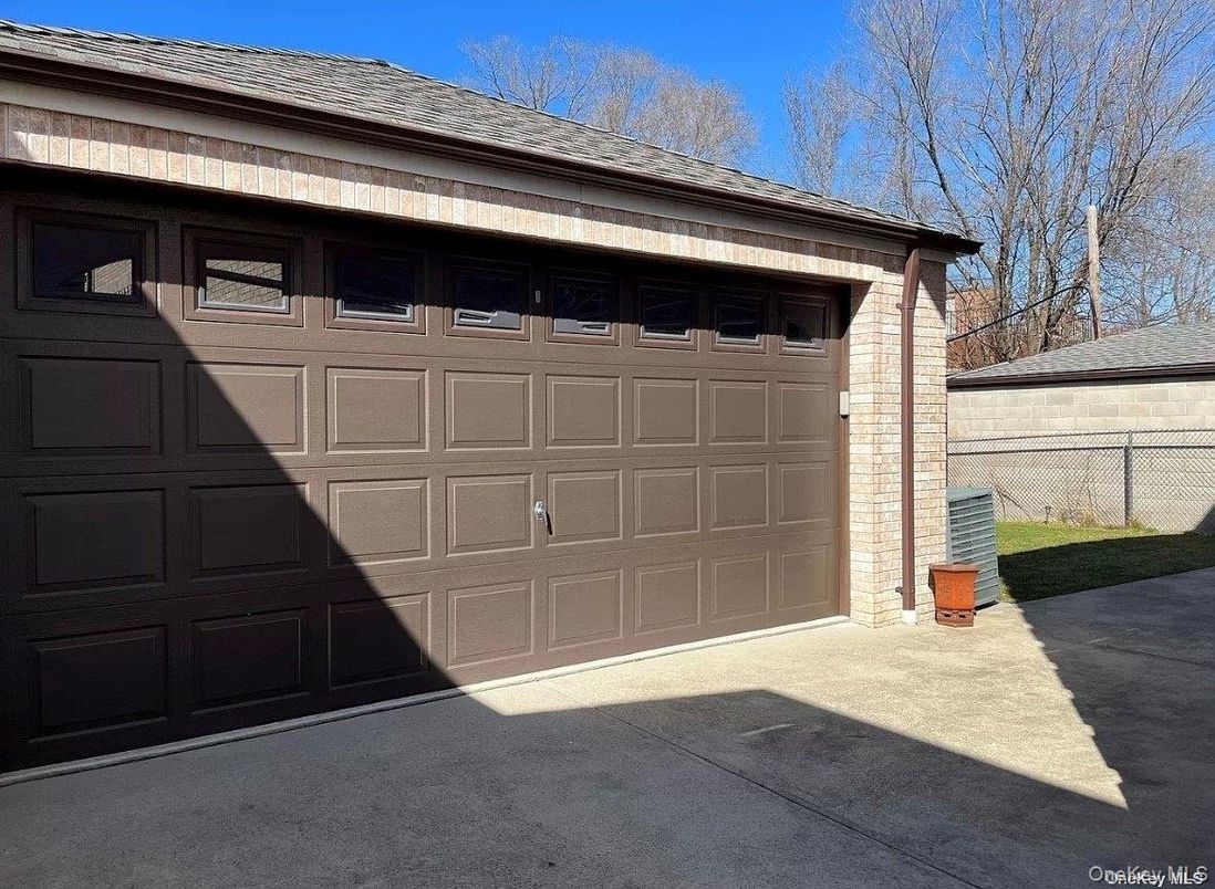 Detached Garage, Exterior