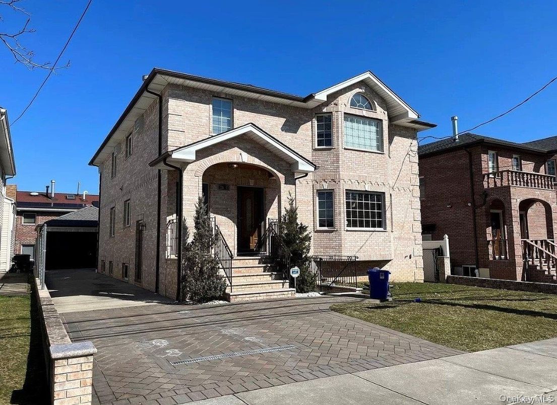 Exterior, Facade, Brick Facade, French Provincial