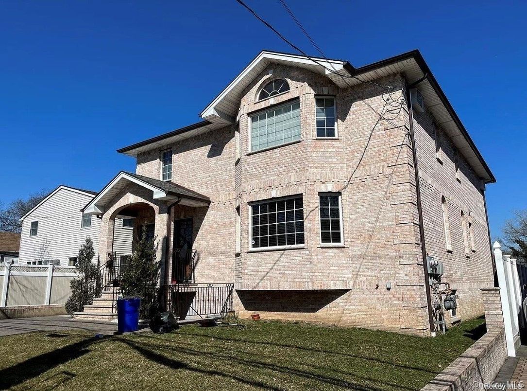 Exterior, Facade, Brick Facade, Brick Traditional