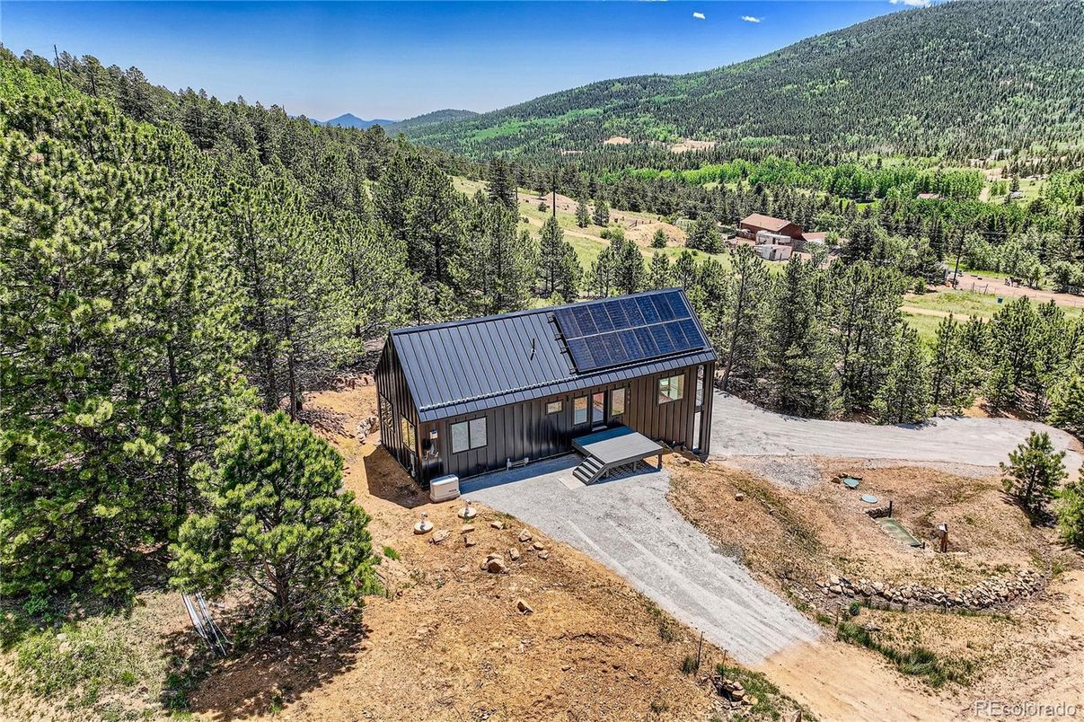Exterior, Drone