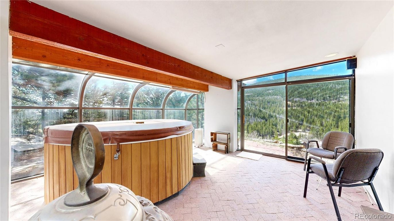 Hot Tub, Interior, Sun Room