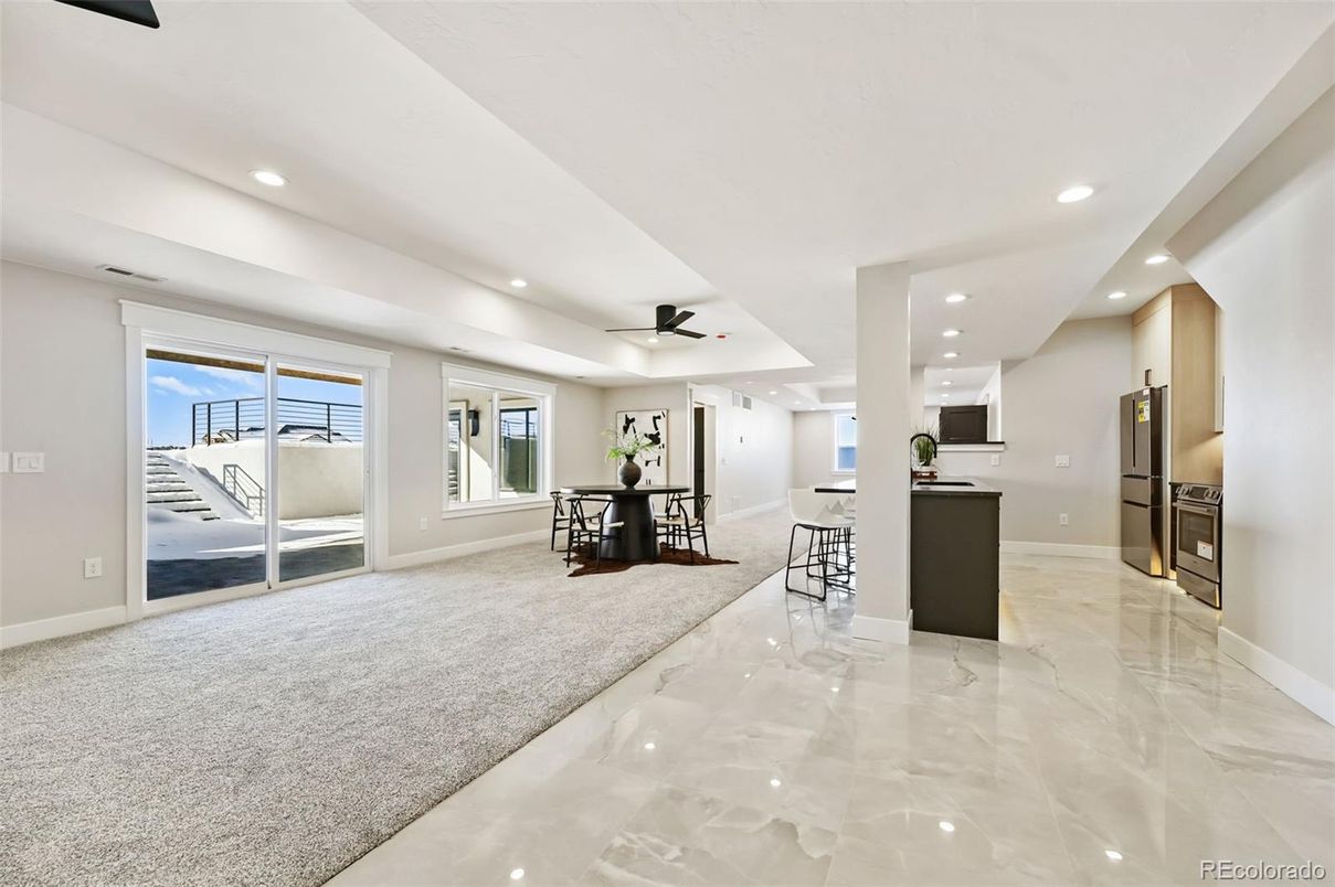Dining room, Interior, Kitchen, Recessed Lighting