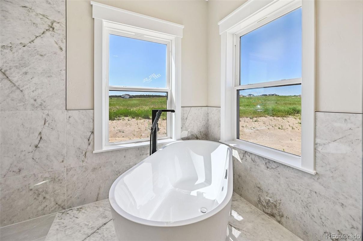 Bathroom, Free Standing Baths, Interior, Marble Walls, Water