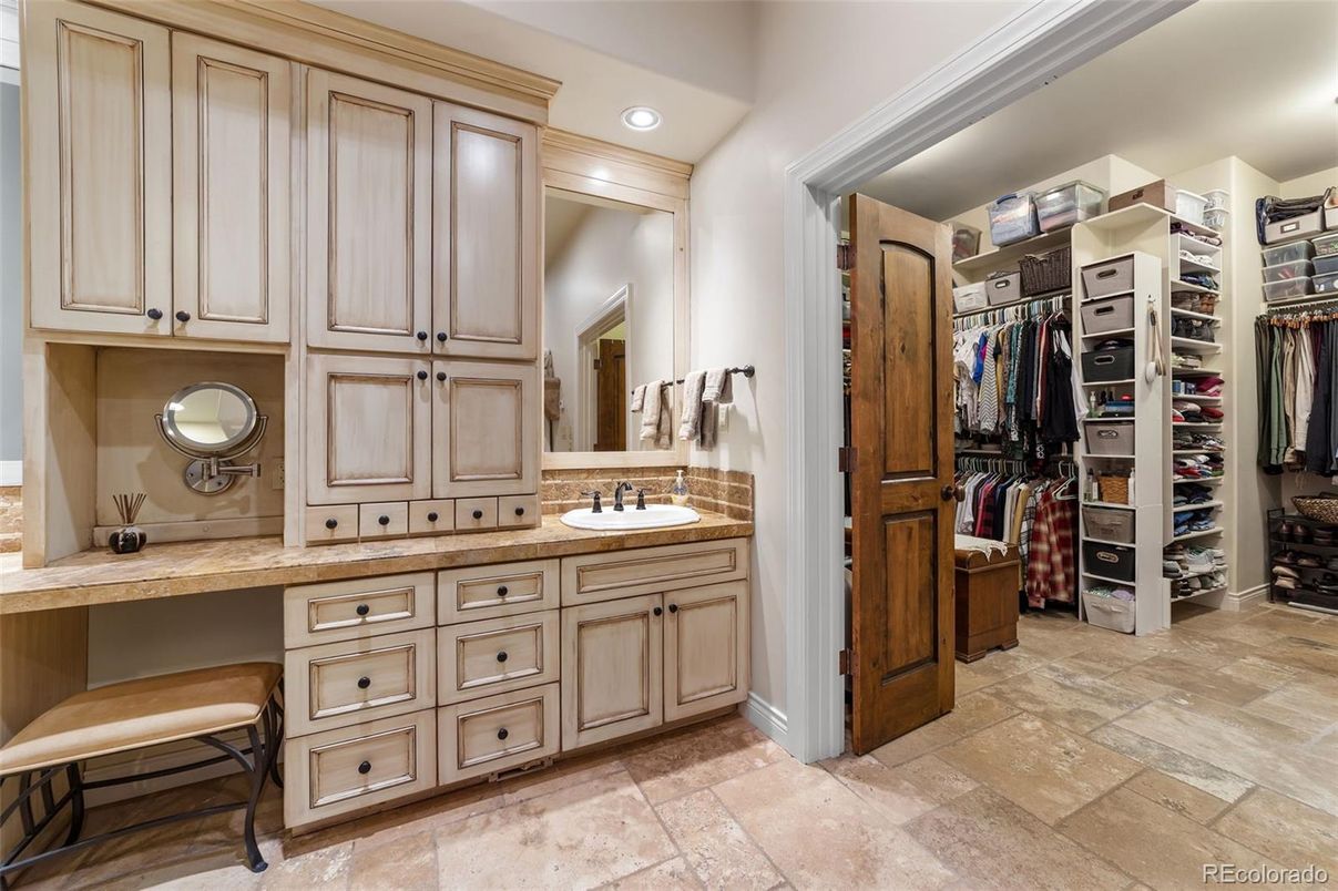 Interior, Recessed Lighting, Walk-in Closets