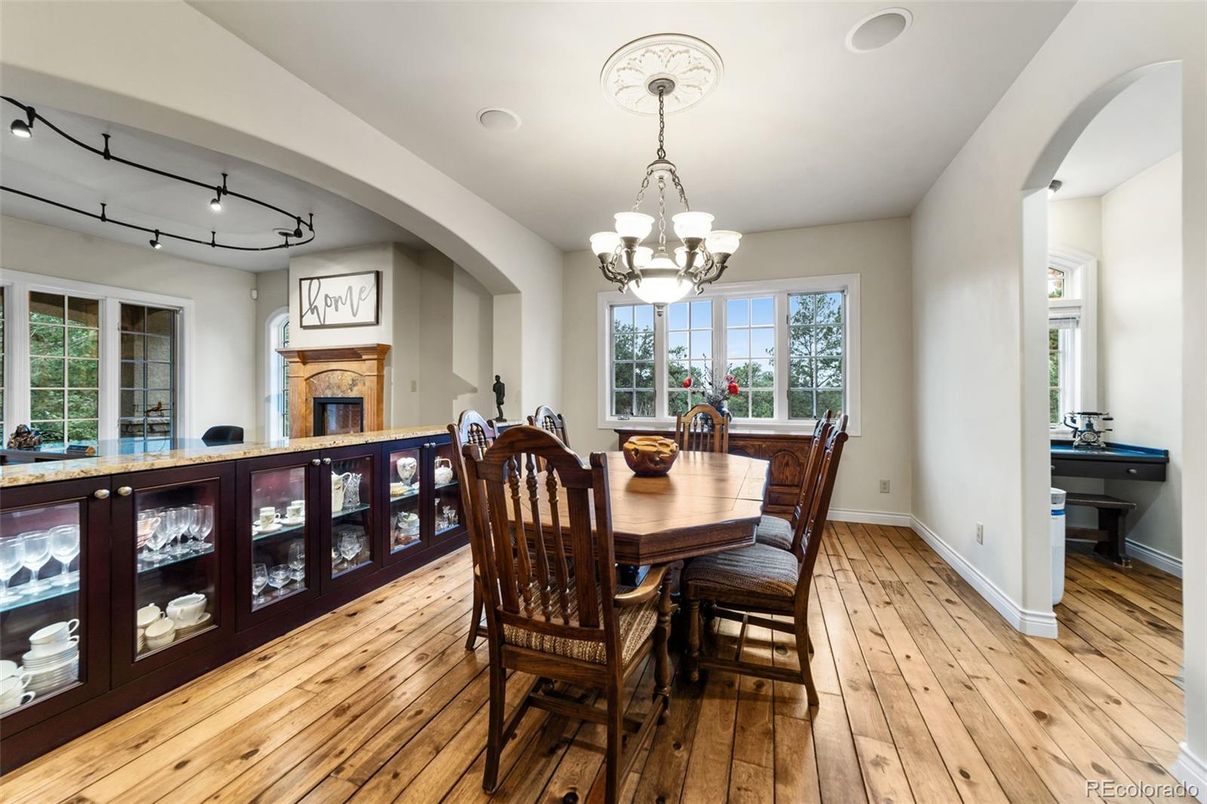 Chandelier, Dining room, Fireplace, Interior, Wood Texture Flooring