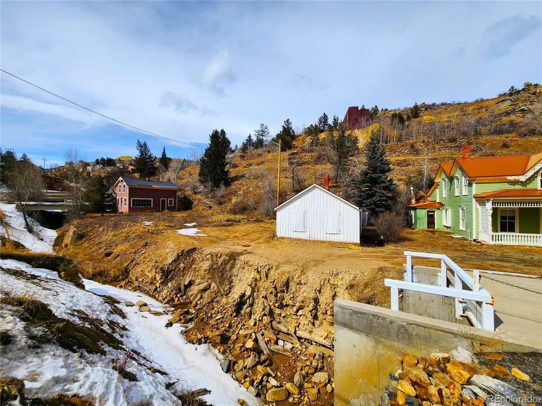 Backyard, Detached Garage, Exterior
