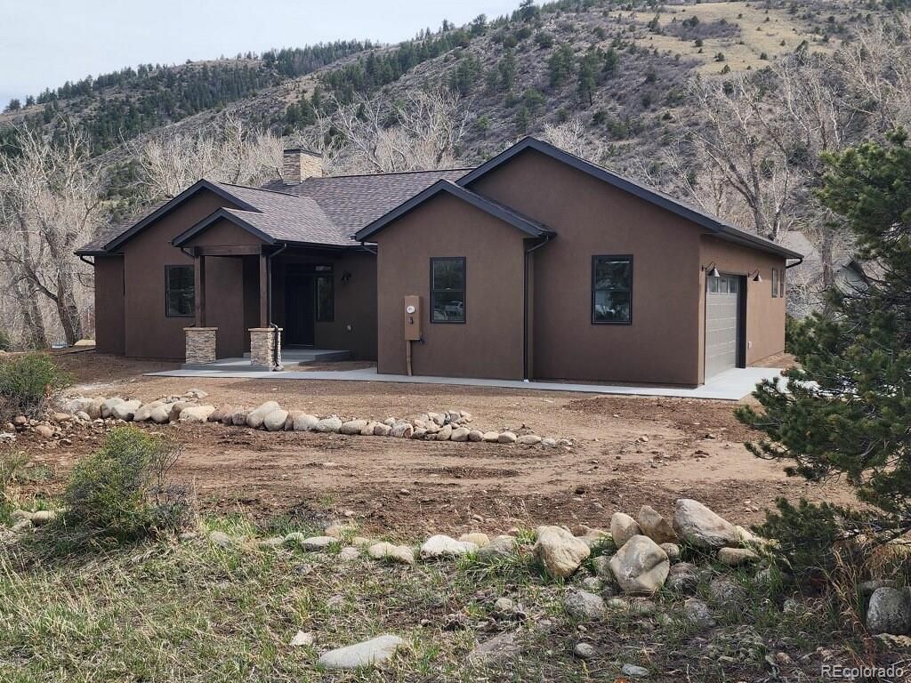 Backyard, Exterior, Facade, Ranch